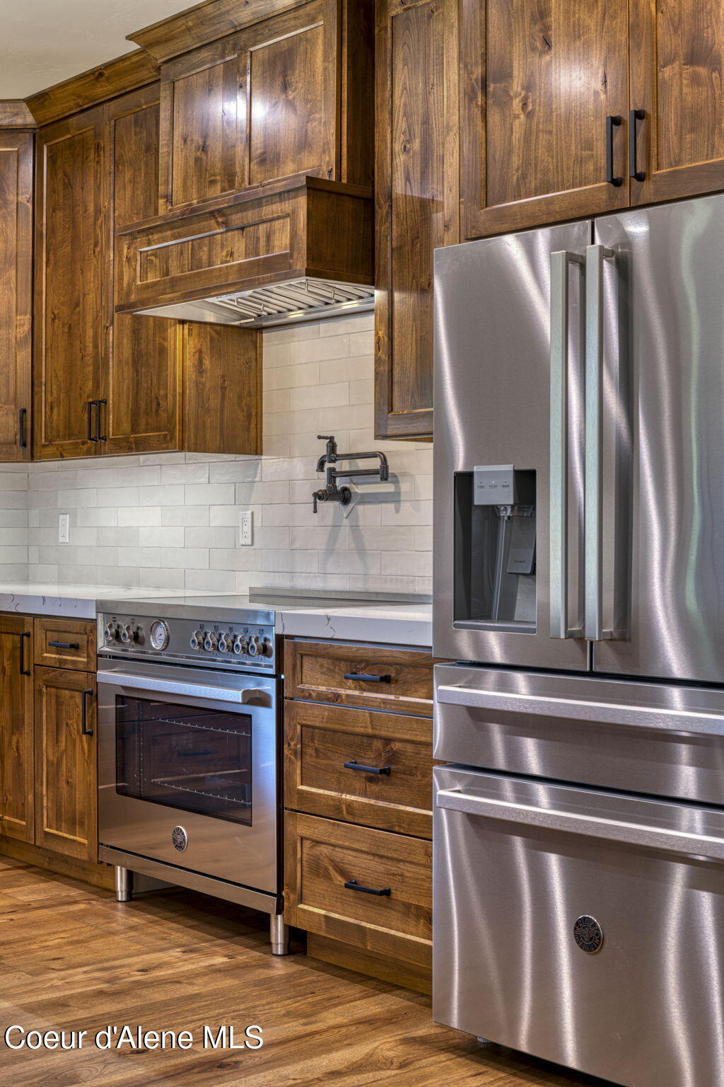 4450 Dufort Road Sagle, ID 83860 - Photo 11 of 81 Stainless Steel Appliances