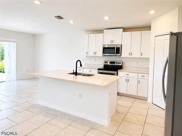 $2,495 | 4117 San Clemente Court, North Fort Myers, FL 33917