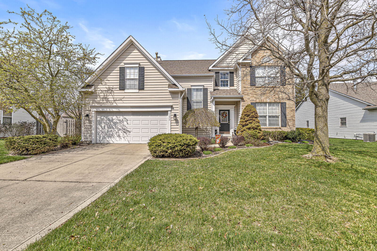 11472 Falling Water Way Fishers, IN 46037 - Photo 3 of 46 Gallery Image 3