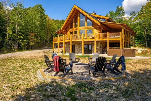 $1,899,000 | 366 Glades View Avenue, Newry, ME 04261