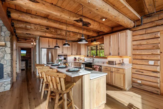 $1,899,000 | 366 Glades View Avenue, Newry, ME 04261