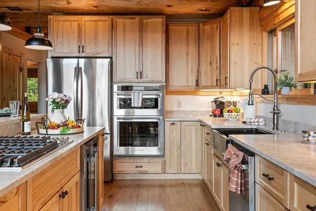 $1,899,000 | 366 Glades View Avenue, Newry, ME 04261