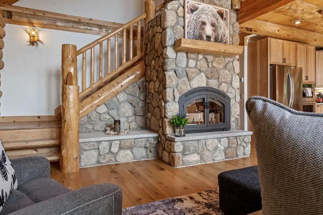 $1,899,000 | 366 Glades View Avenue, Newry, ME 04261