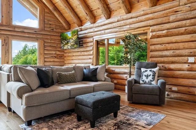 $1,899,000 | 366 Glades View Avenue, Newry, ME 04261