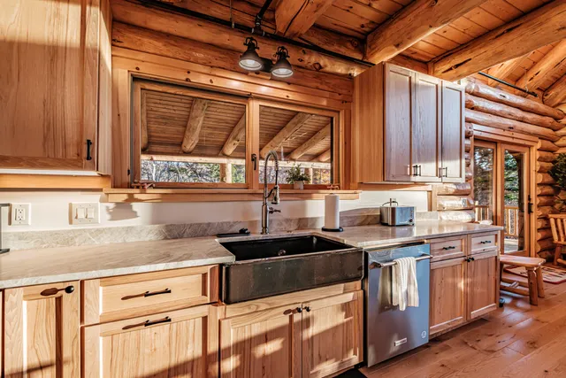 $2,100,000 | 366 Glades View Avenue, Newry, ME 04261