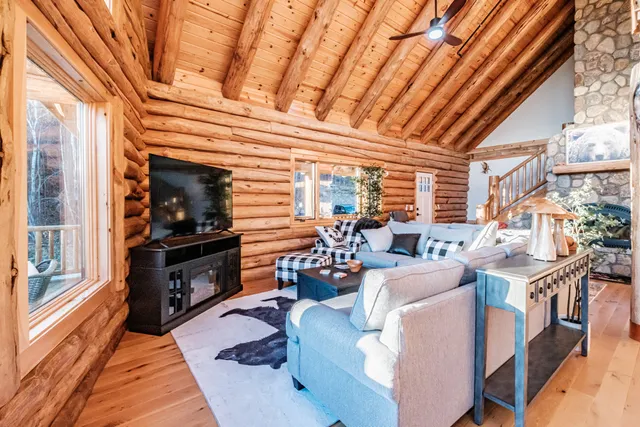 $2,100,000 | 366 Glades View Avenue, Newry, ME 04261