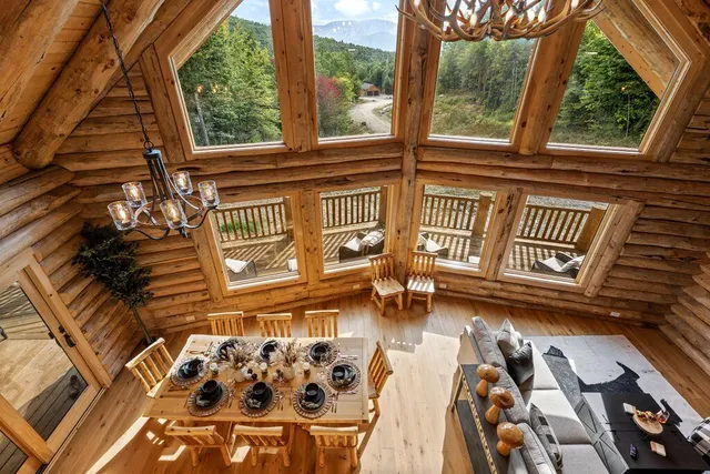 $1,899,000 | 366 Glades View Avenue, Newry, ME 04261