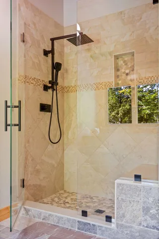 $1,899,000 | 366 Glades View Avenue, Newry, ME 04261