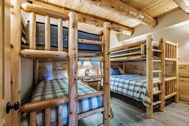 $2,100,000 | 366 Glades View Avenue, Newry, ME 04261