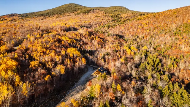 $2,100,000 | 366 Glades View Avenue, Newry, ME 04261