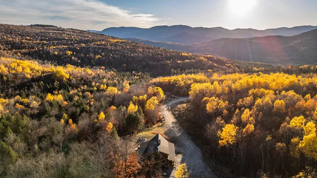 $2,100,000 | 366 Glades View Avenue, Newry, ME 04261