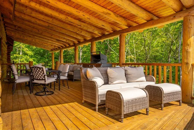 $1,899,000 | 366 Glades View Avenue, Newry, ME 04261