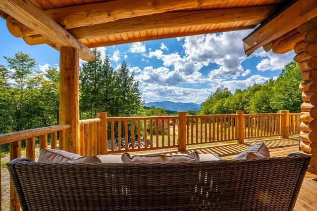 $1,899,000 | 366 Glades View Avenue, Newry, ME 04261