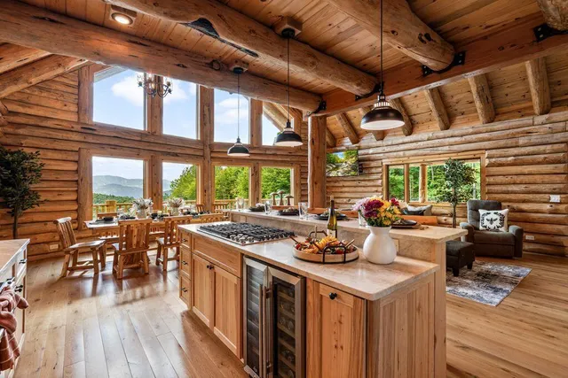 $1,899,000 | 366 Glades View Avenue, Newry, ME 04261