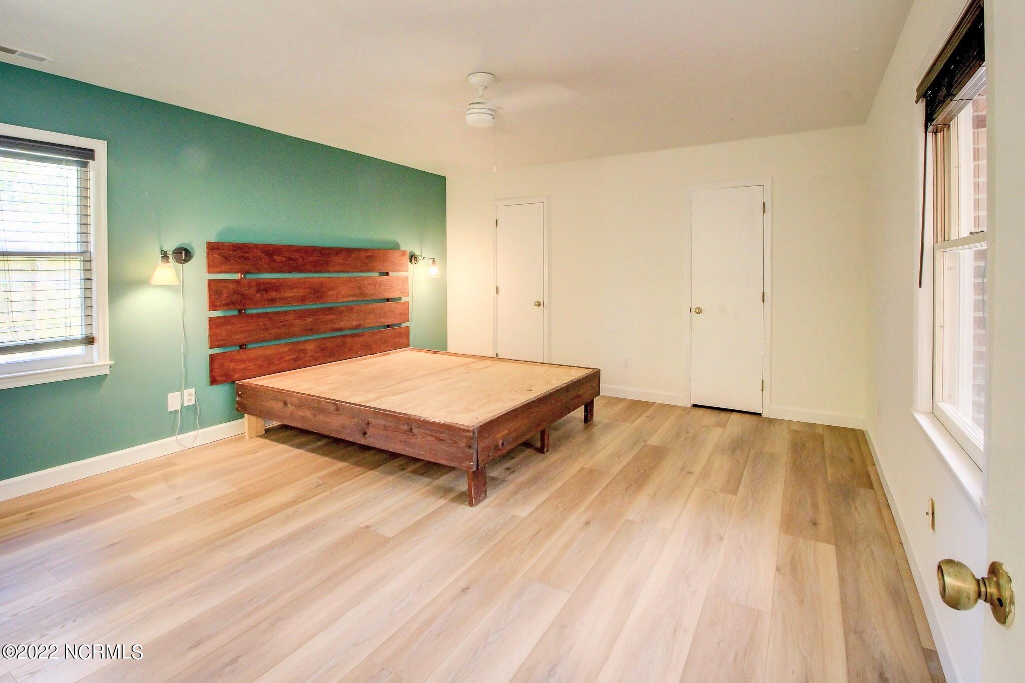 3104 Country Club Road Morehead City, NC 28557 - Photo 15 of 48 Primary Bedroom