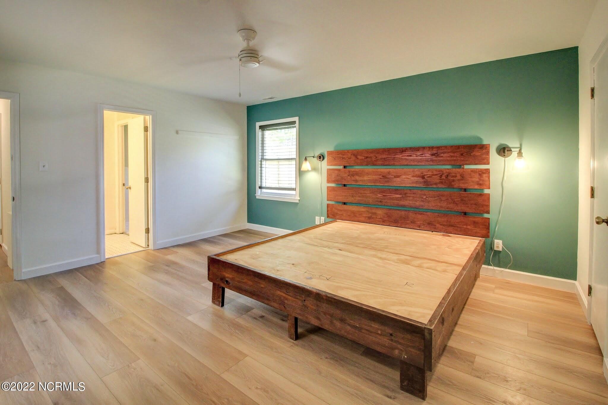 3104 Country Club Road Morehead City, NC 28557 - Photo 16 of 48 Primary Bedroom