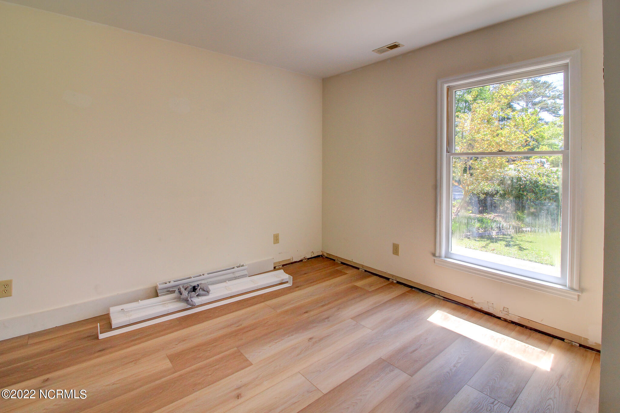 3104 Country Club Road Morehead City, NC 28557 - Photo 8 of 48 Unfinished Office Space off Great Room