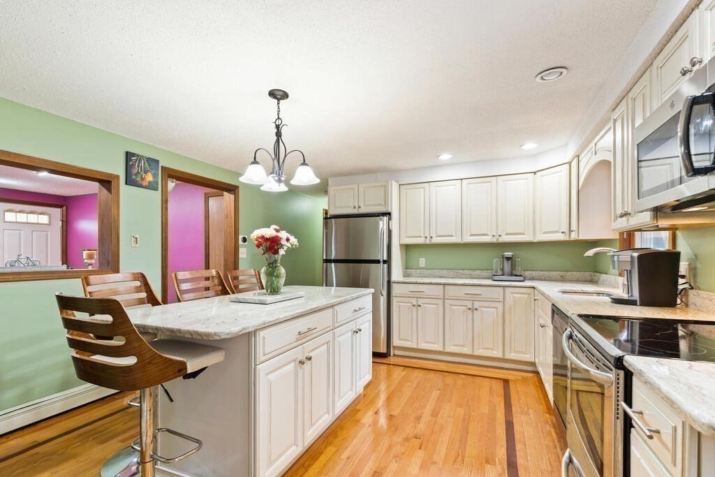 4 Barberry Road North Reading, MA 01864 - Photo 4 of 31