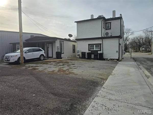 $375,000 | 1223 West Main Street, Belleville, IL 62220