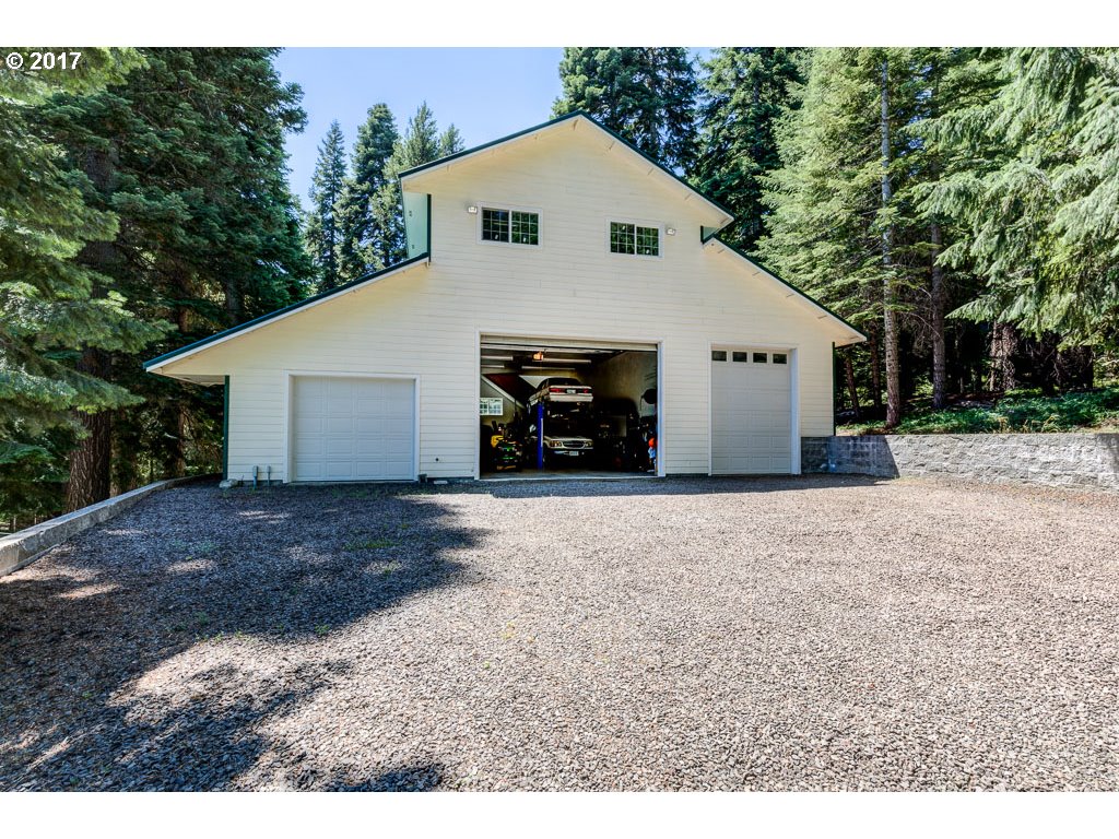 1940 Hyatt Prairie Road Ashland, OR 97520 - Photo 2 of 24 Gallery Image 2