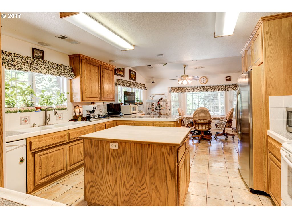 1940 Hyatt Prairie Road Ashland, OR 97520 - Photo 3 of 24 Gallery Image 3
