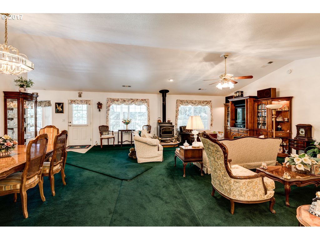 1940 Hyatt Prairie Road Ashland, OR 97520 - Photo 6 of 24 Gallery Image 6