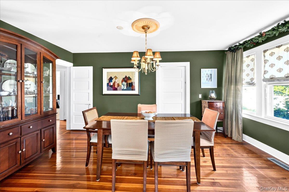 81 Oak Road Bayport, NY 11705 - Photo 20 of 28 Gallery Image 20