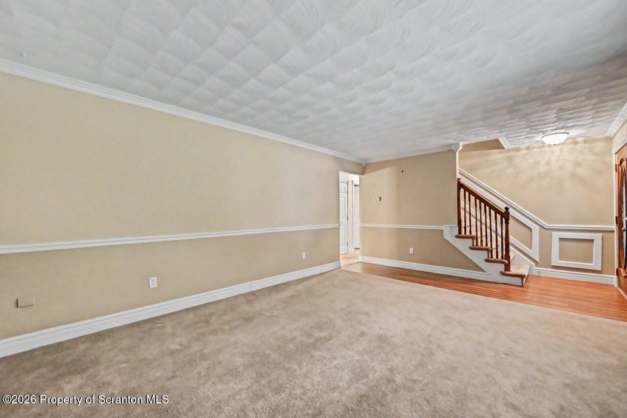 204 Wilcrest Road Moscow, PA 18444 - Photo 13 of 66 Living Room