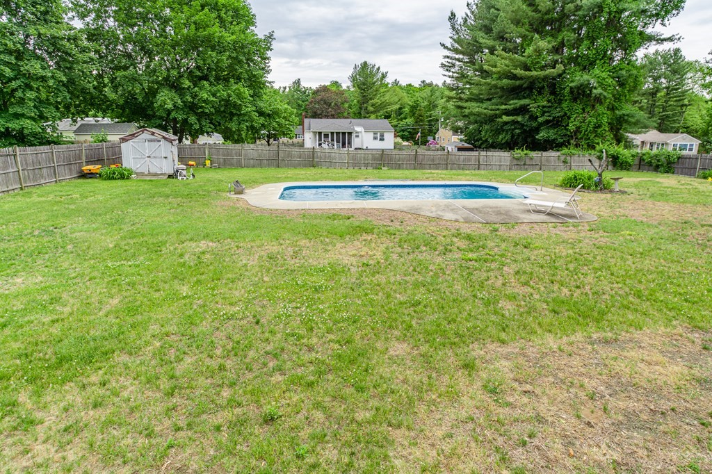32 Anthony Road North Reading, MA 01864 - Photo 5 of 36 Gallery Image 5