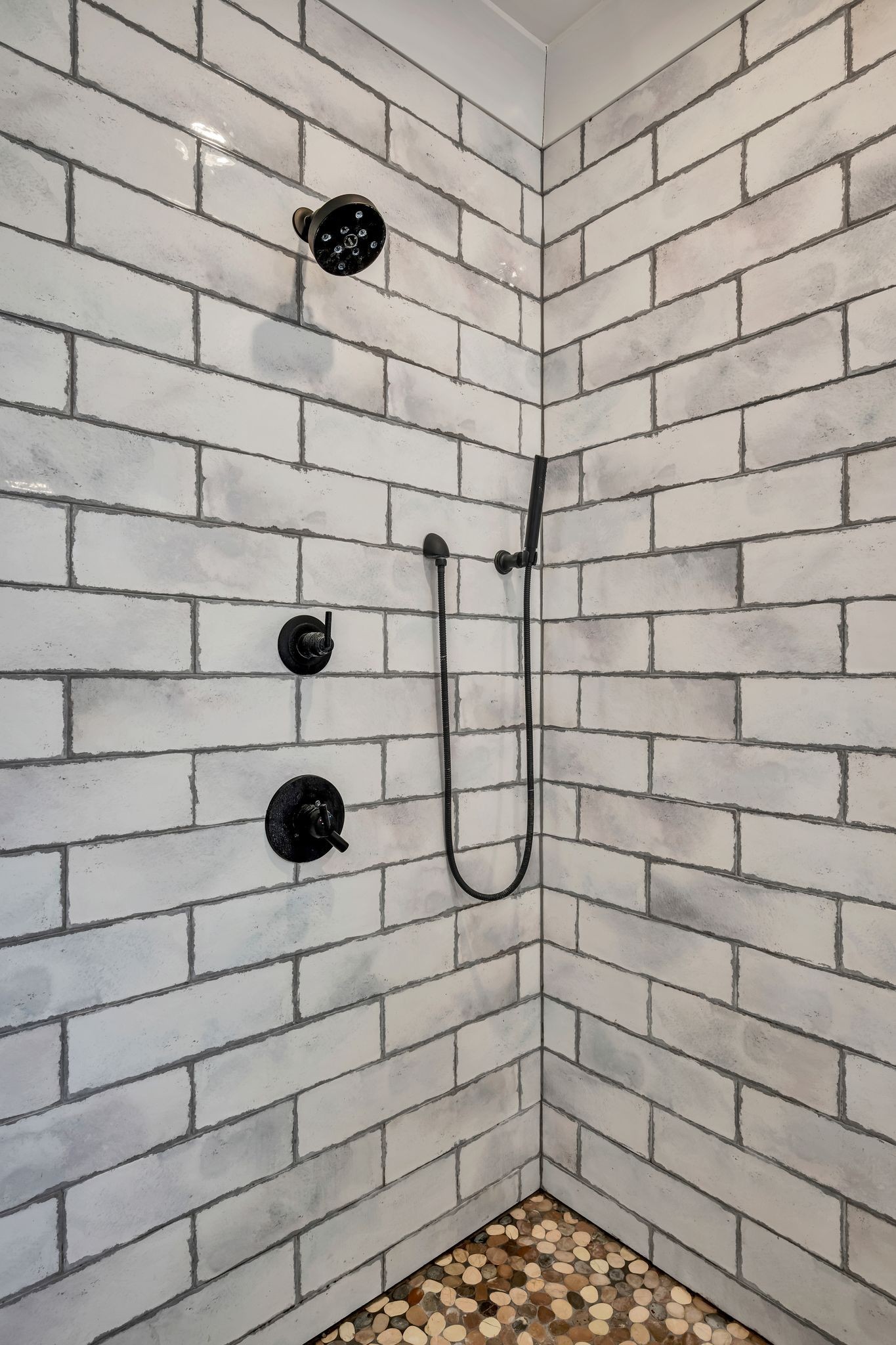 712 State Highway 48 Dickson, TN 37055 - Photo 35 of 73 a bathroom with a shower