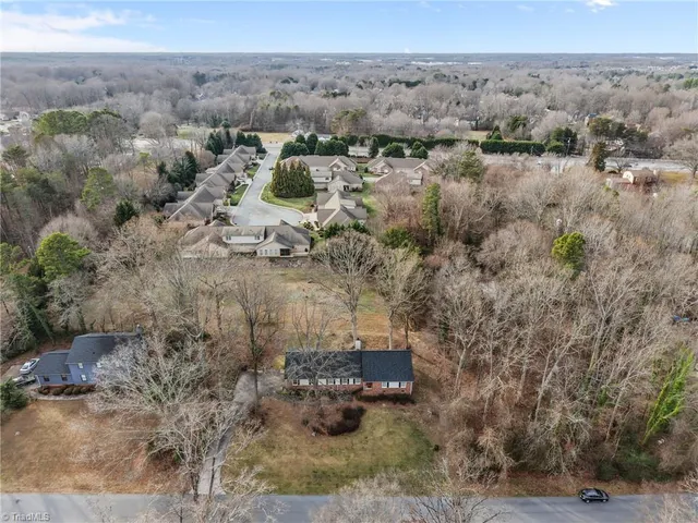 $400,000 | 404 Hassellwood Drive, Jamestown, NC 27282