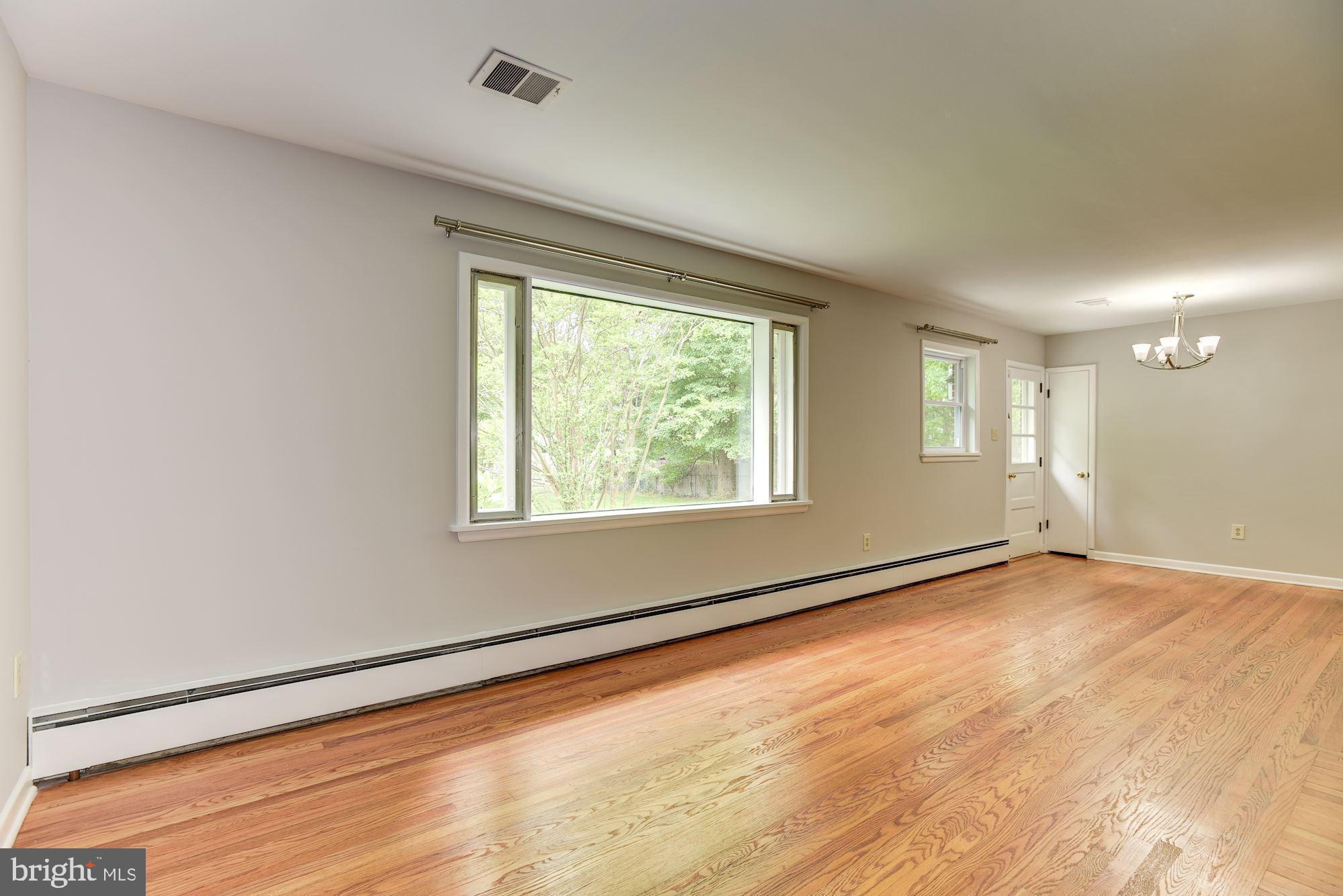2204 Arcola Avenue Silver Spring, MD 20902 - Photo 7 of 38 Living Room
