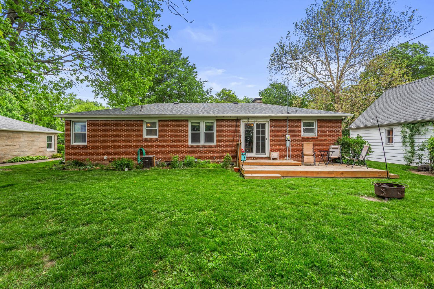 1117 West Union Street Champaign, IL 61821 - Photo 7 of 29 a front view of house with yard and green space