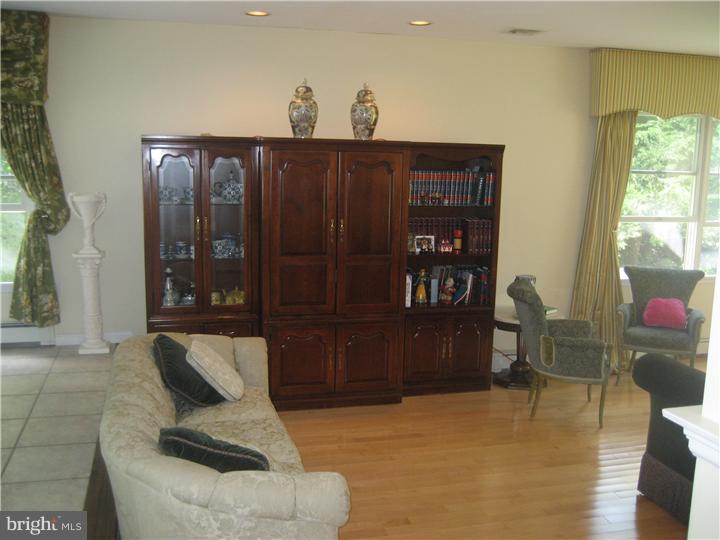 124 Taylors Mills Road Manalapan, NJ 07726 - Photo 6 of 23