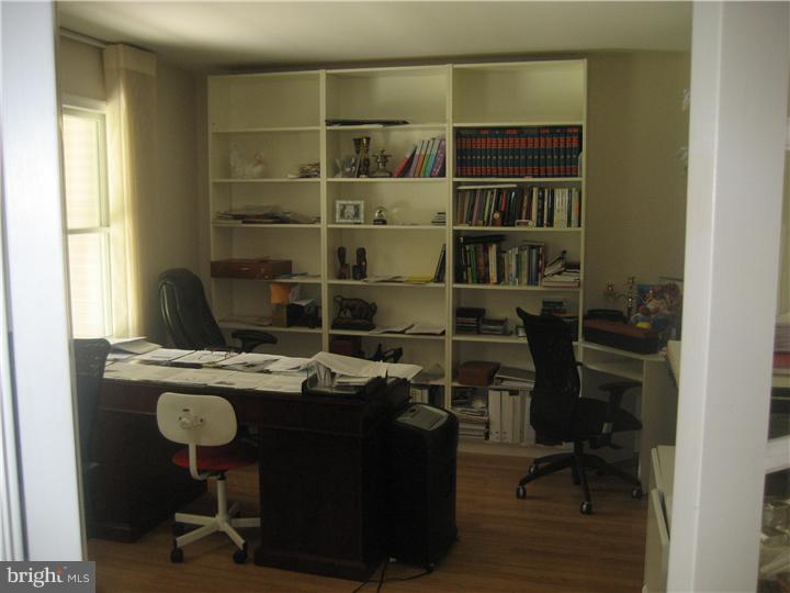 124 Taylors Mills Road Manalapan, NJ 07726 - Photo 8 of 23