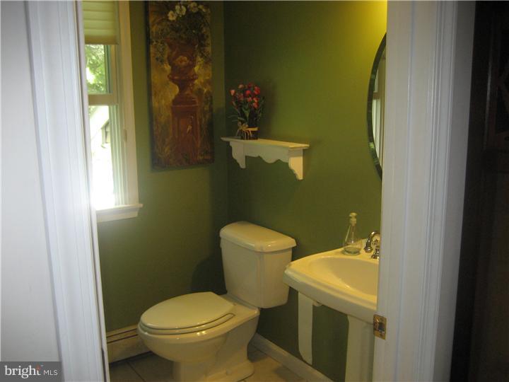 124 Taylors Mills Road Manalapan, NJ 07726 - Photo 9 of 23