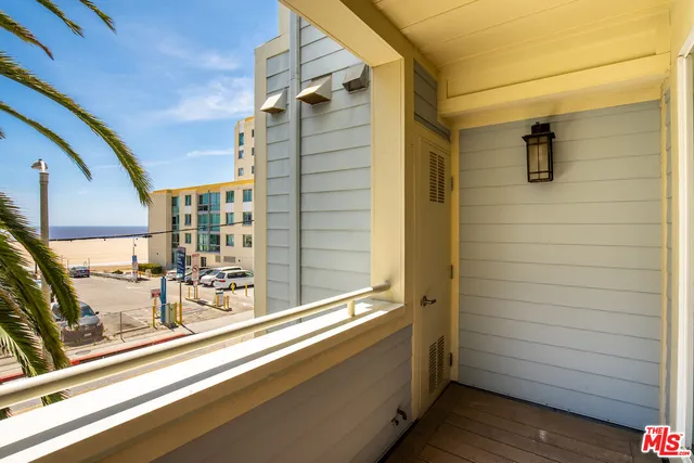 $7,495 | 1751 Appian Way, Unit 202, Santa Monica, CA 90401
