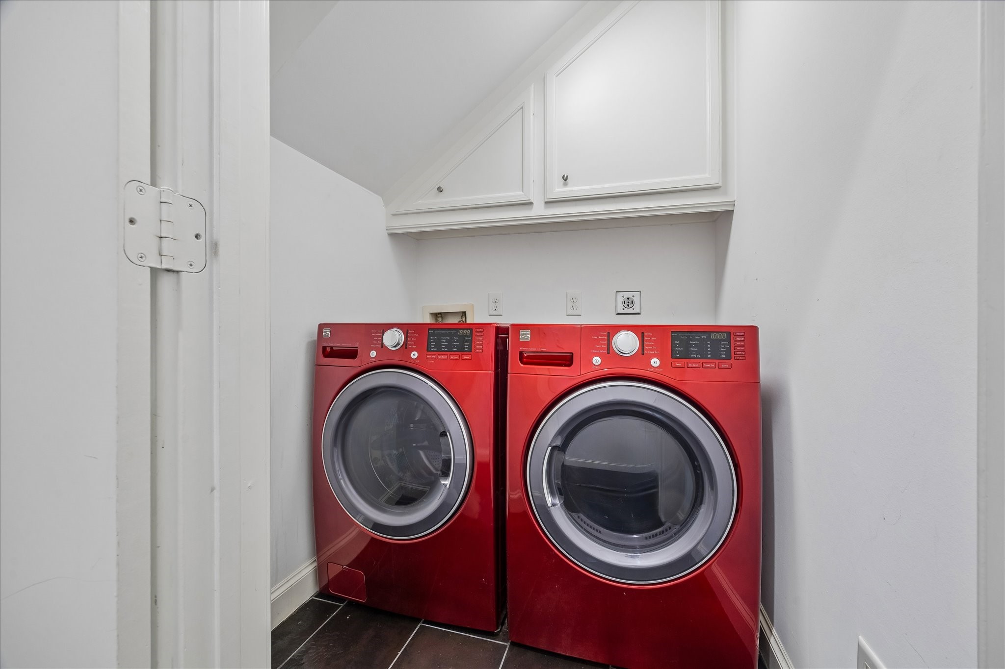 2510 Genesee Street Houston, TX 77006 - Photo 32 of 40 Laundry Room on First Floor
