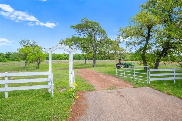 $998,000 | 1421 VZ County Road, Eustace, TX 75124