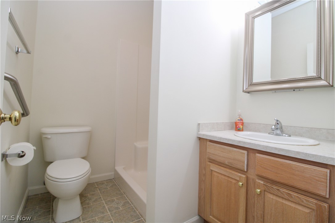 5645 Clingan Road, Unit 7B Struthers, OH 44471 - Photo 20 of 37 Bed 2 Private Bath
