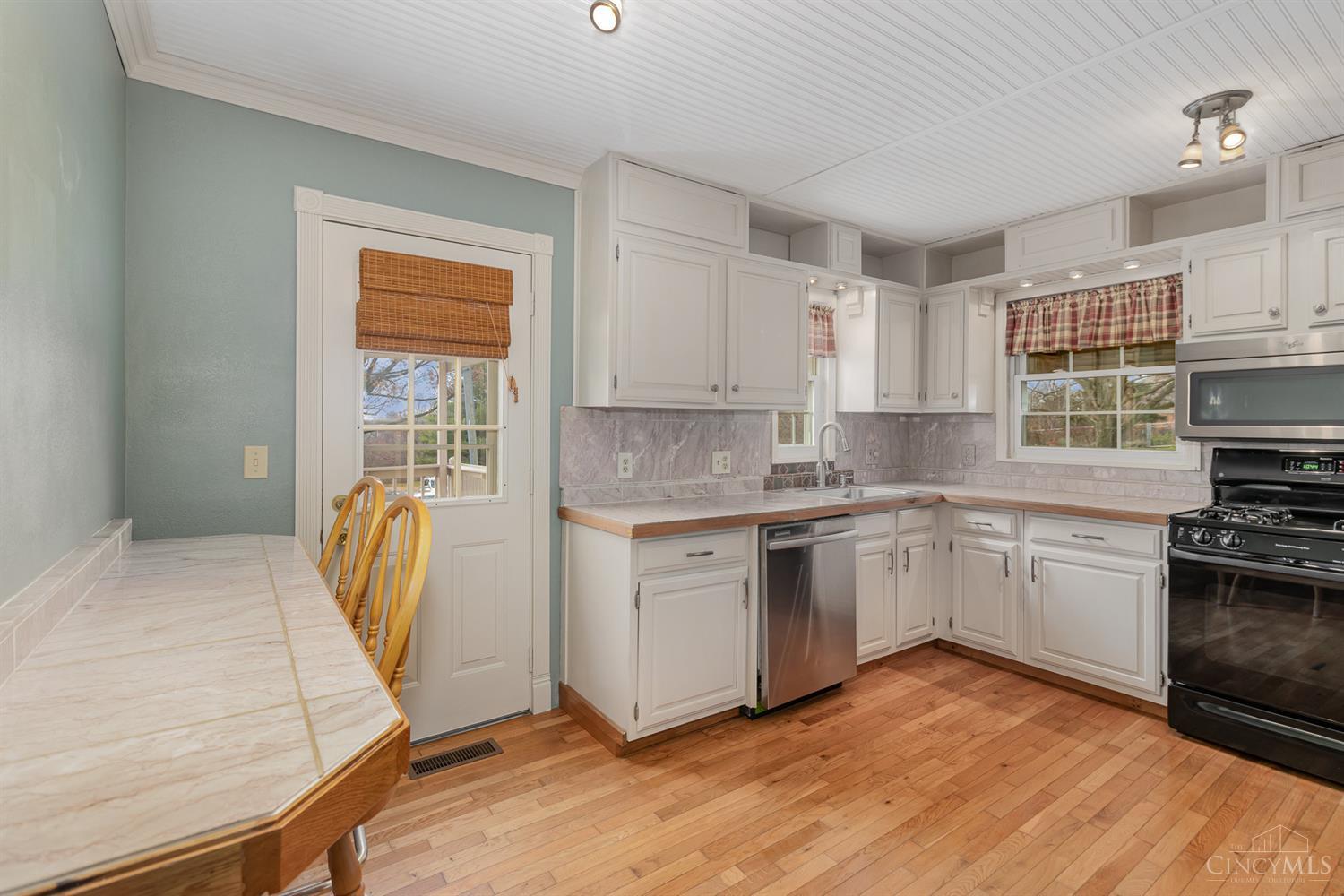 3297 Diehl Road Cincinnati, OH 45211 - Photo 13 of 26 Gallery Image 13