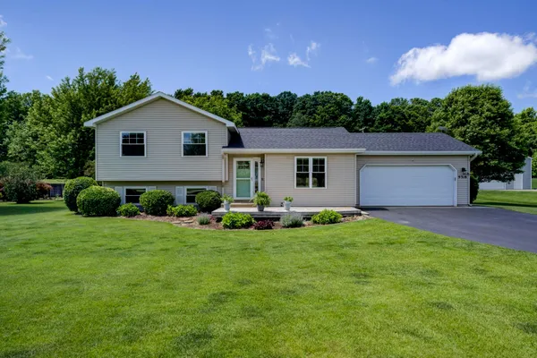 $400,000 | 9318 Schichtel Road, Kingsley, MI 49649