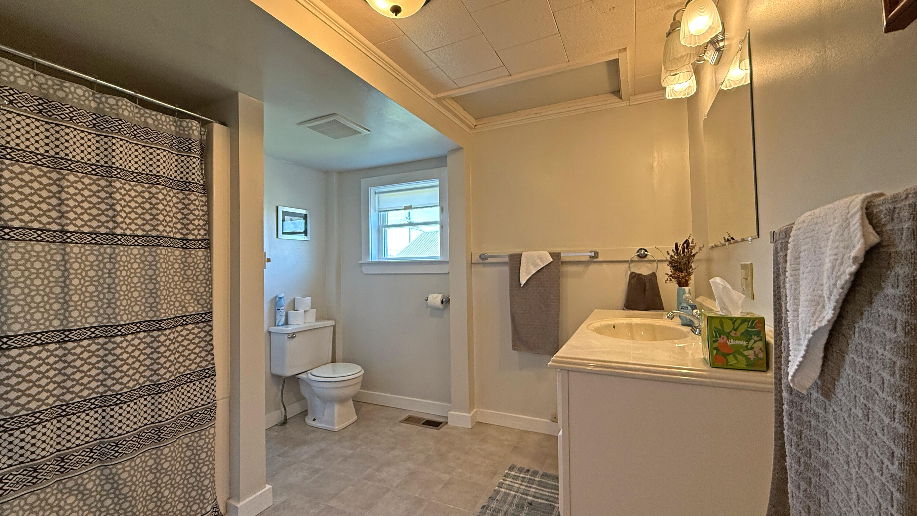 9 County Road Lubec, ME 04652 - Photo 13 of 37 1st Floor Bath