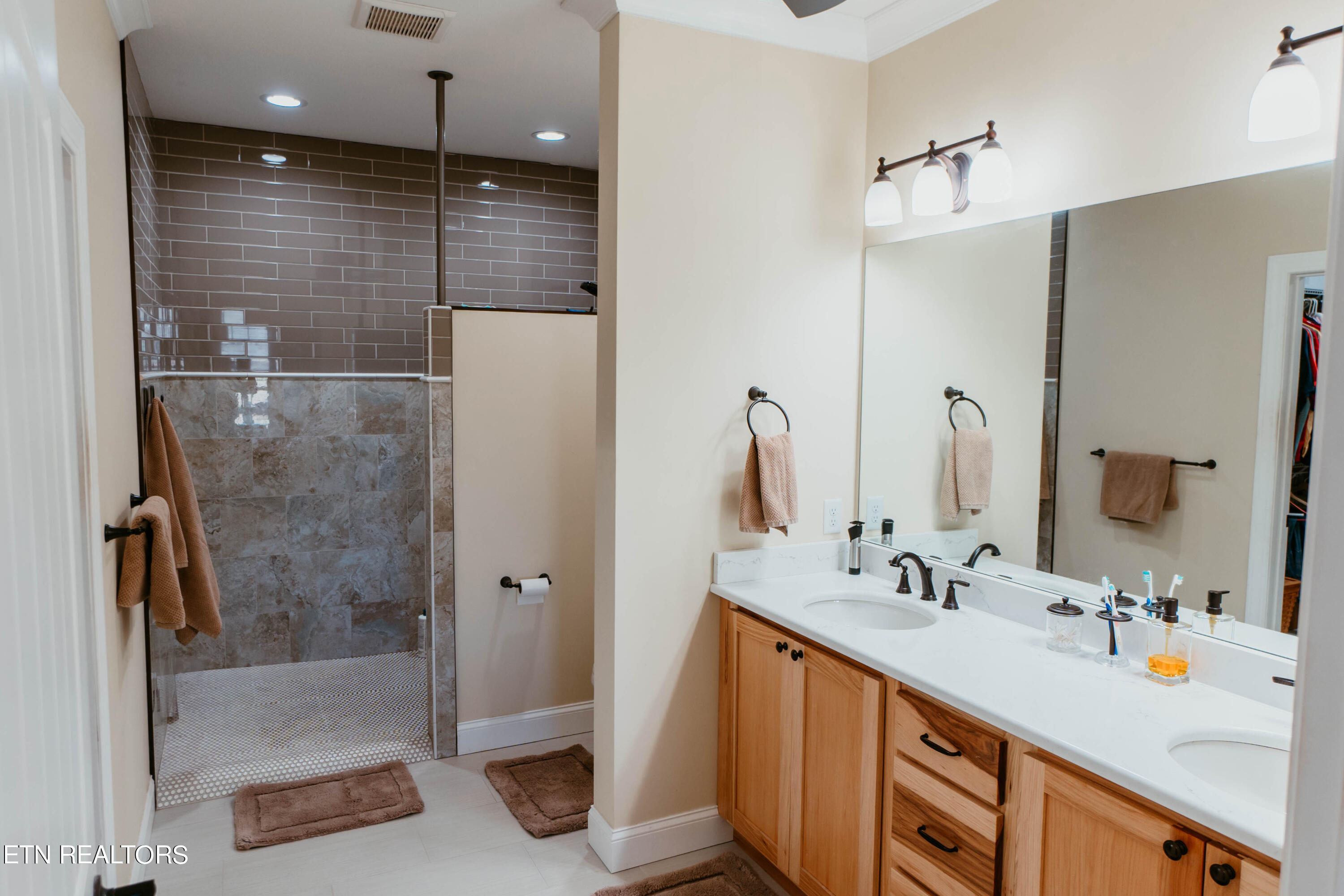 3104 Wildwood Road Maryville, TN 37804 - Photo 15 of 33 Master bath