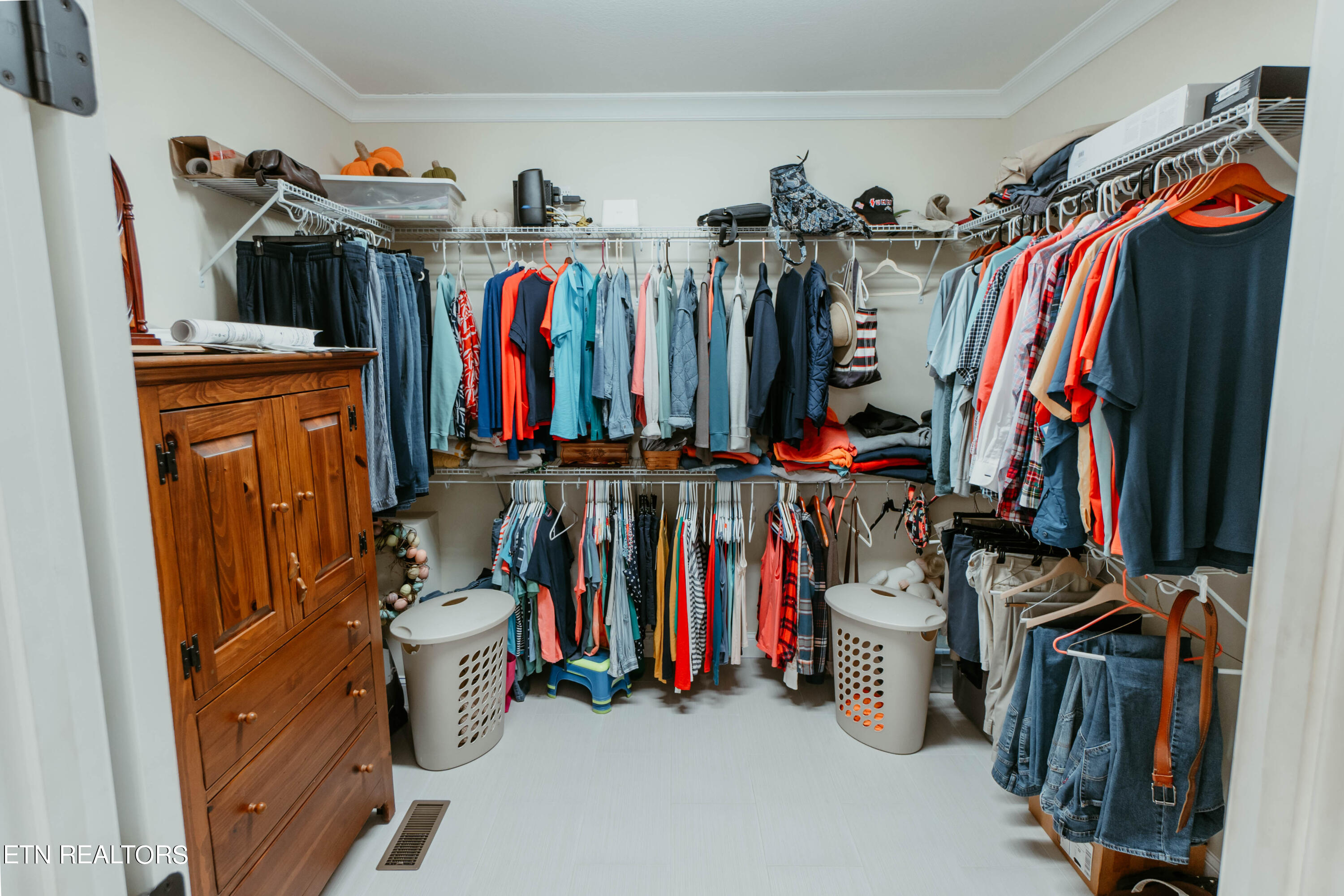 3104 Wildwood Road Maryville, TN 37804 - Photo 18 of 33 Huge walk-in closet