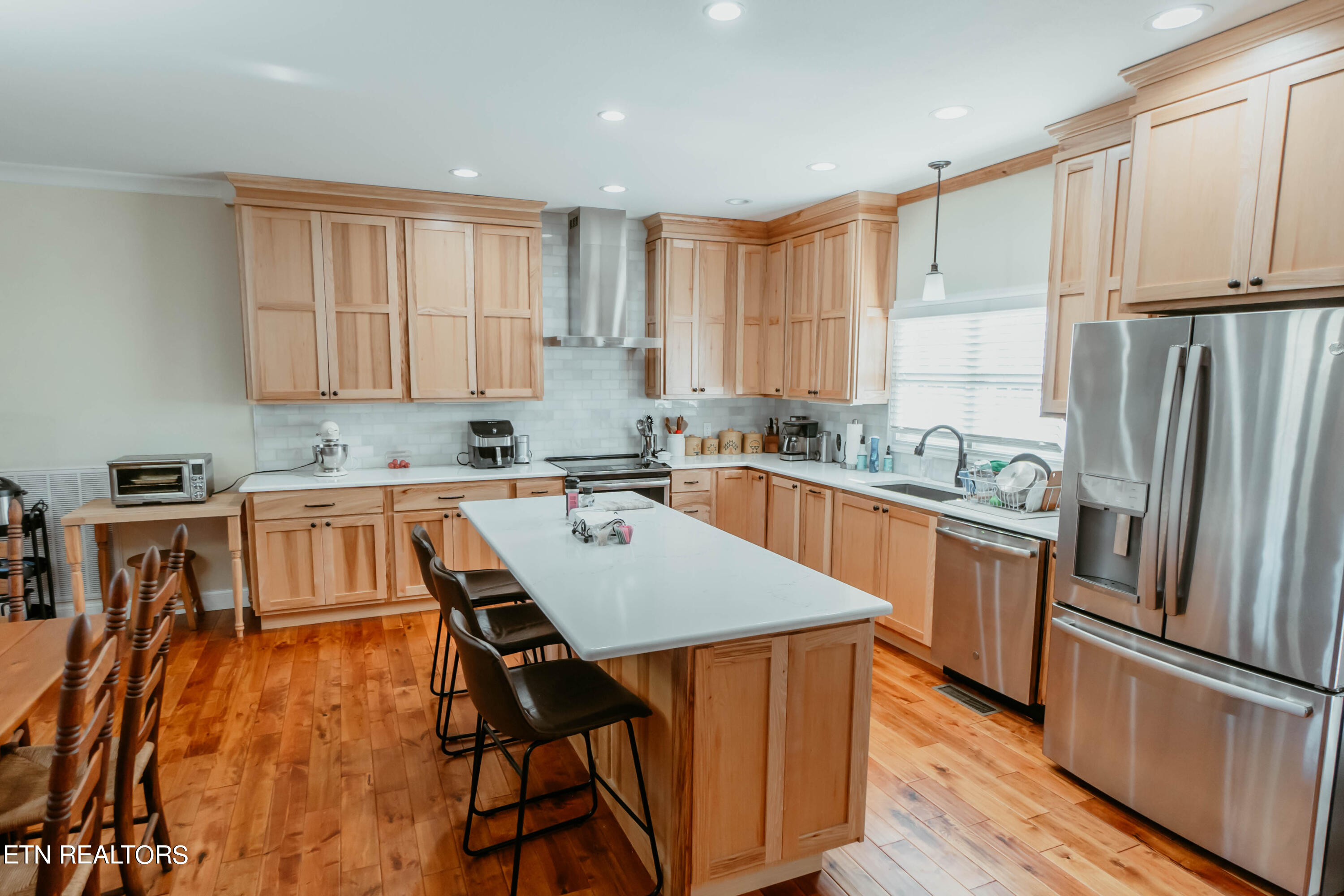 3104 Wildwood Road Maryville, TN 37804 - Photo 9 of 33 Kitche island