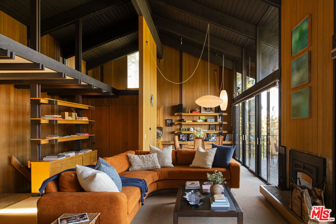 287 Grizzly Road Lake Arrowhead, CA 92352 - Photo 3 of 29