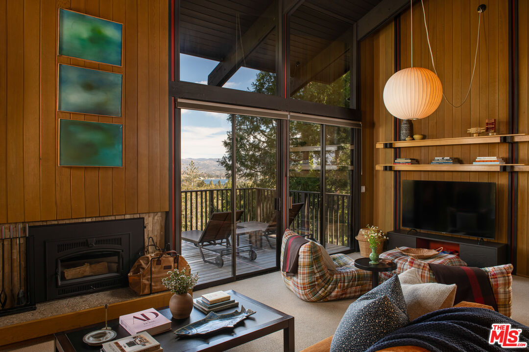 287 Grizzly Road Lake Arrowhead, CA 92352 - Photo 4 of 29