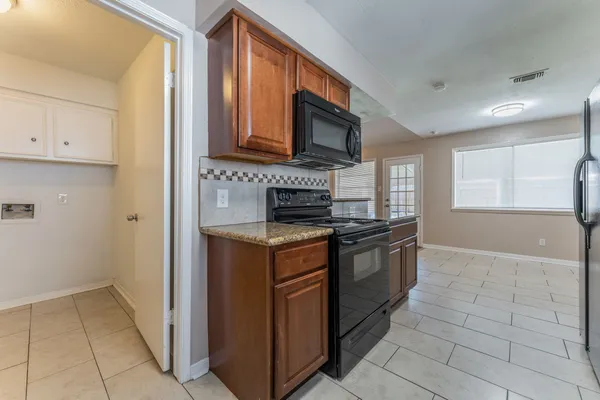 $1,995 | 17311 Seven Pines Drive, Spring, TX 77379