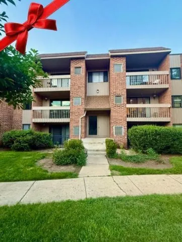 $1,800 | 1322 East Ports O Call Drive, Unit 1W, Palatine, IL 60074